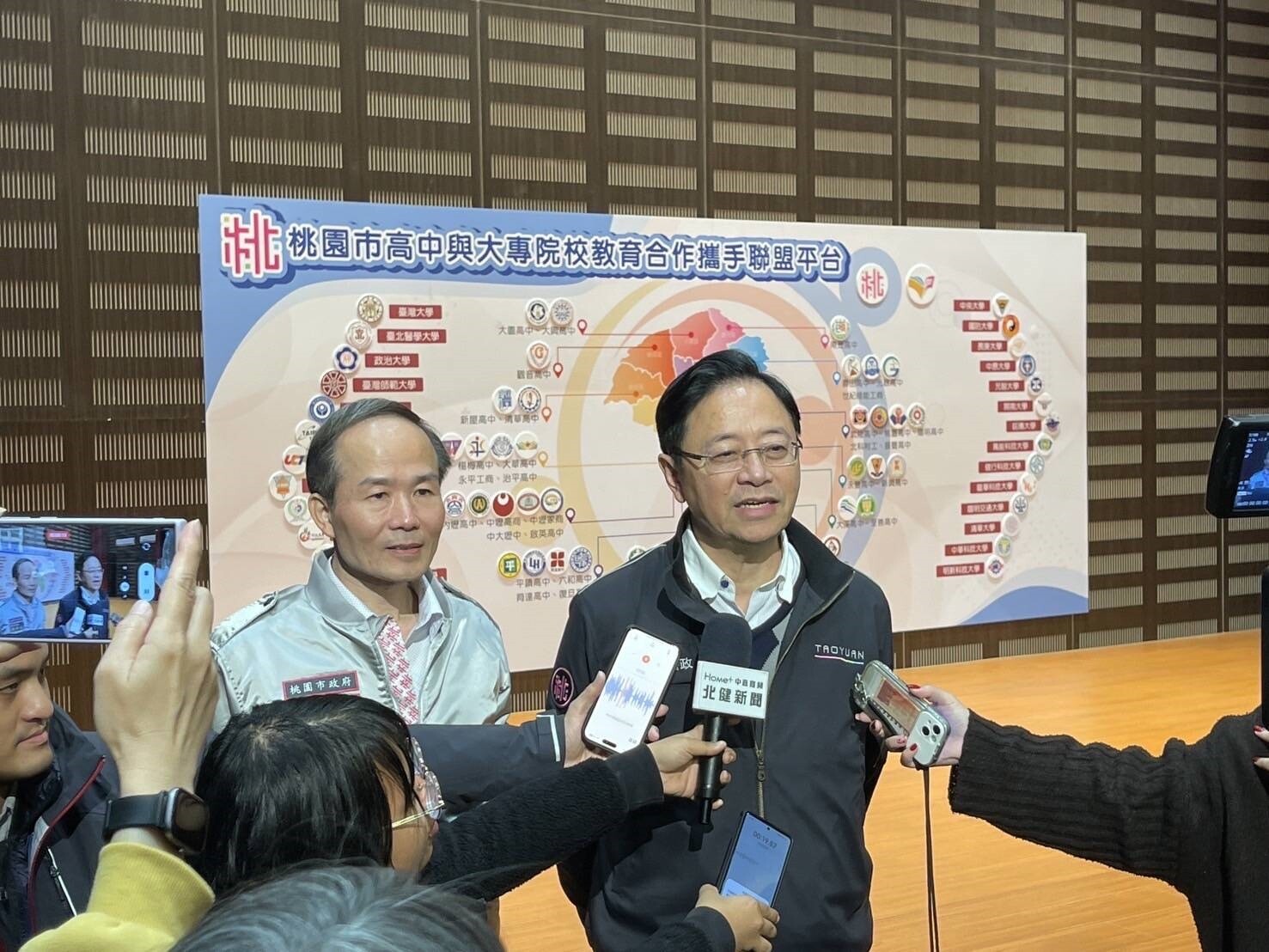 教育聯盟平台不僅整合媒合系統，讓學生能輕鬆跨校選修多元課程，還建置大學師資資料庫。圖：教育局提供