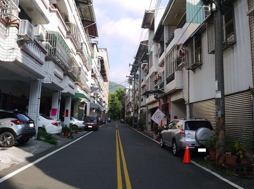 信義代書葉惠玲表示,即便購置擁有四個門牌的透天厝,只要符合最關鍵的「自住、名下無房」規範,仍可享有首購優惠,貸款成數不受影響。圖/信義房屋提供