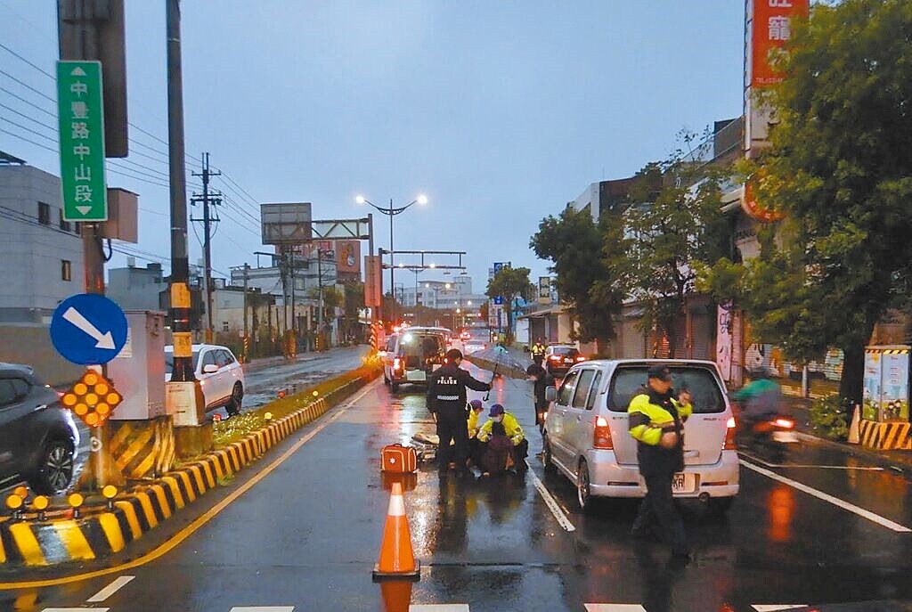 桃園市警察局統計,今年至今行人交通事故24小時內死亡人數計16人,與同期比較減少5人、23.8%。(桃園市交通大隊提供/姜霏桃園傳真)