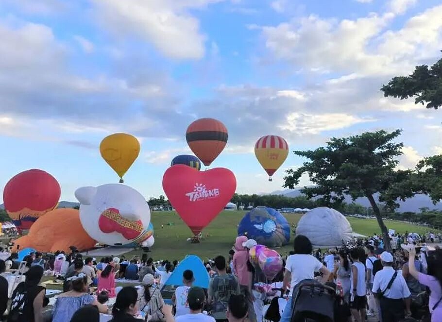 今年台東國際熱氣球嘉年華規畫14個國家、逾40顆國內外造型球輪番上陣。圖／台東縣府提供
