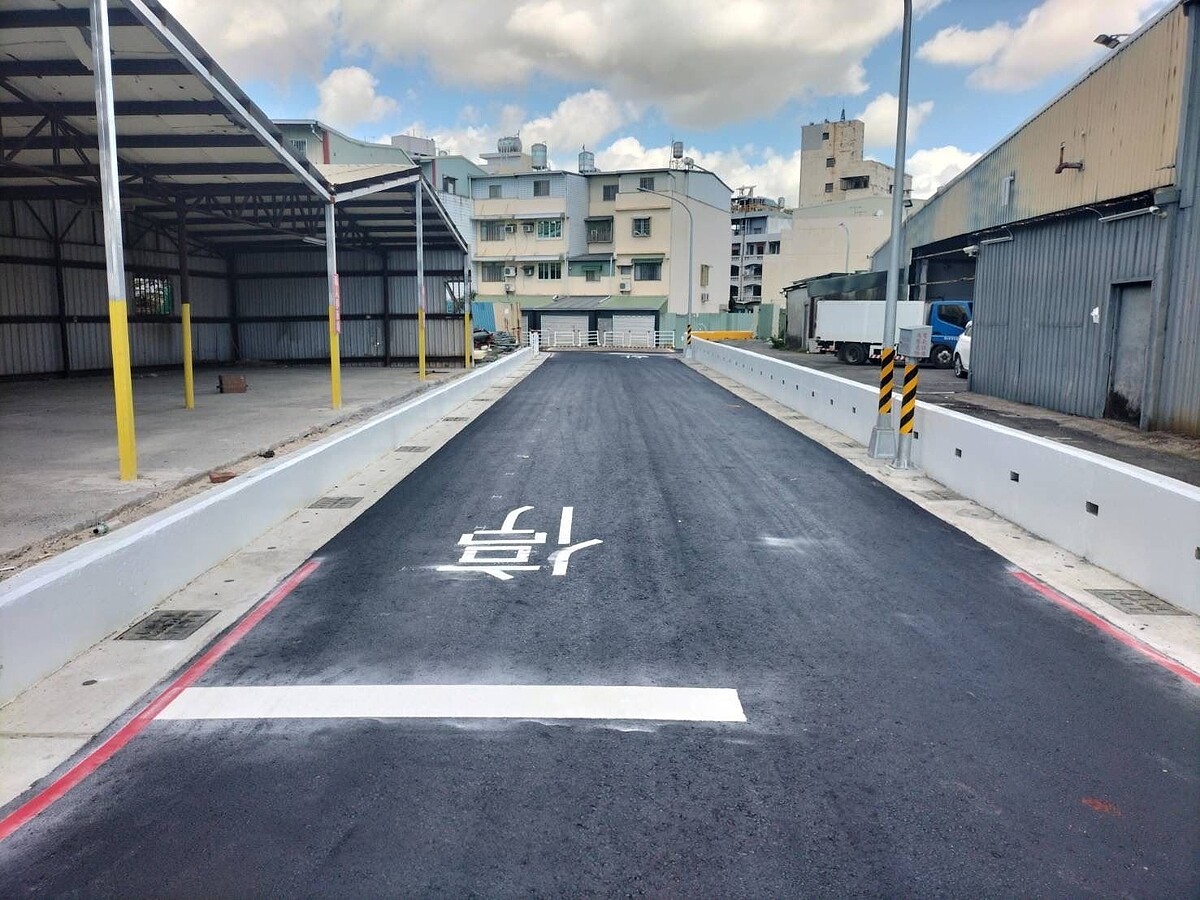 此工程屬8公尺寬的都市計畫道路，開闢範圍係自埤頂街往東至鳳埤街止。圖／高雄市工務局提供