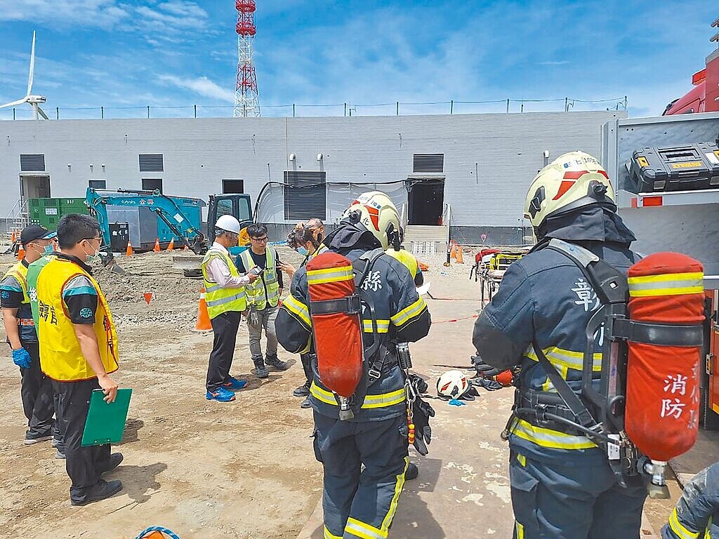 彰濱工業區海龍離岸風電陸域降壓站20日發生二氧化碳中毒事件,17人送醫。圖/民眾提供