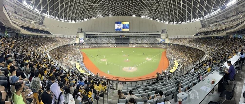 台北大巨蛋確定可舉辦演唱會,消安基金會日前完成驗證報告並交給外聘委員查看,執行長陳文龍證實,20日上午最後一位委員已看完審查報告,確認內容沒問題,已發函遠雄。圖/聯合報系資料照片