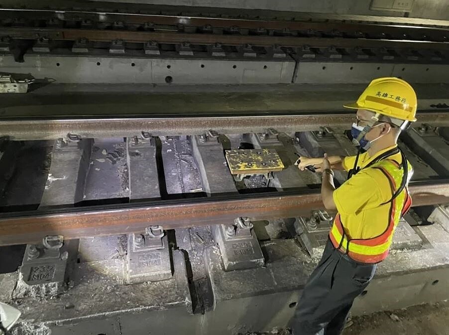 台鐵高層調薪40％引發基層不滿，台鐵產工批交通部根本在打賞2位高層，認為台鐵高層應捐出作為安全改革的條件，也呼籲政院及交通部收回調薪案。圖／台鐵公司提供
