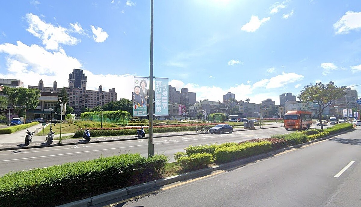 樹林房價太嚇人 社宅救急?在地首案逾500戶再四年完工 「樹德安居」社宅基地位於樹林區大安路與文化街交叉口,A、B兩基地隔文化街南北相望,對面就是大同山系樹海。圖/google map