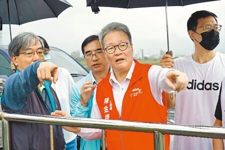 行政院政務委員陳金德率水利署等單位赴宜蘭視察,並允諾會協助補足防洪治水經費缺口。(本報資料照片)