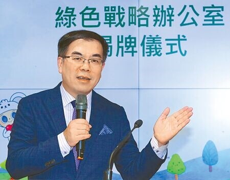 環境部長彭啟明將籌畫結合綠色金融每年千億投入,帶動兆元級投資創造百萬個綠色工作機會。(本報資料照片)