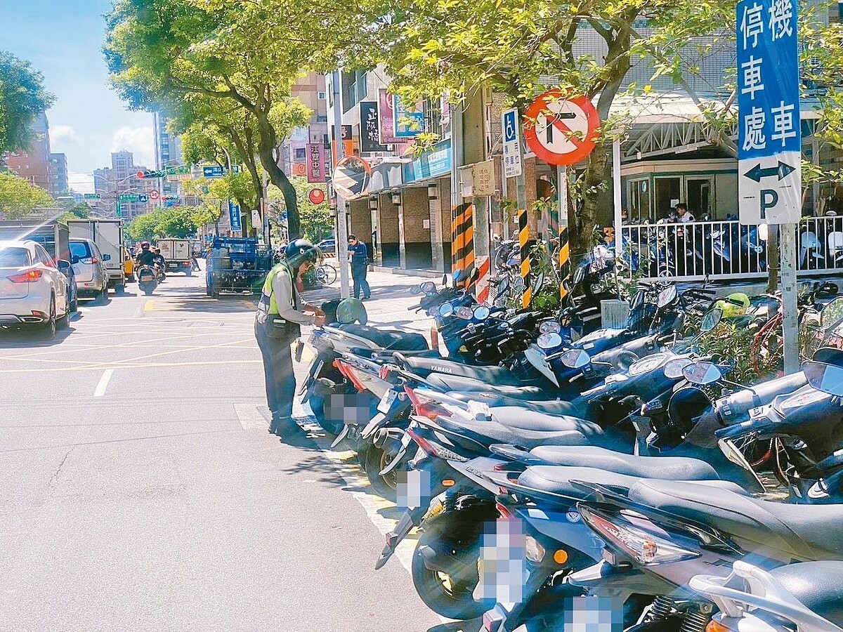 新北市交通局針對捷運站周邊等地點實施機車收費,以提升機車周轉率。圖/新北交通局提供