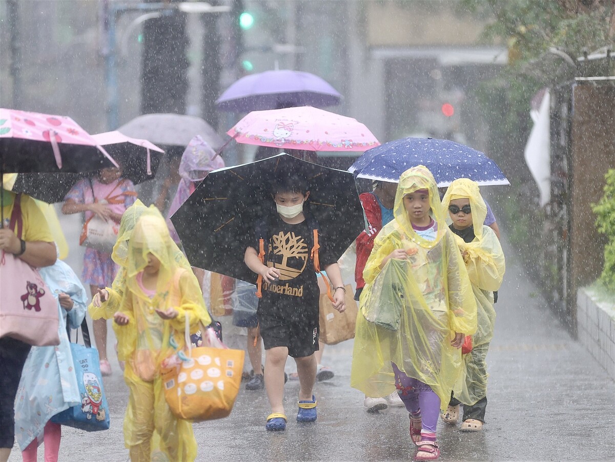 今午後仍有雷陣雨。聯合報系資料照片