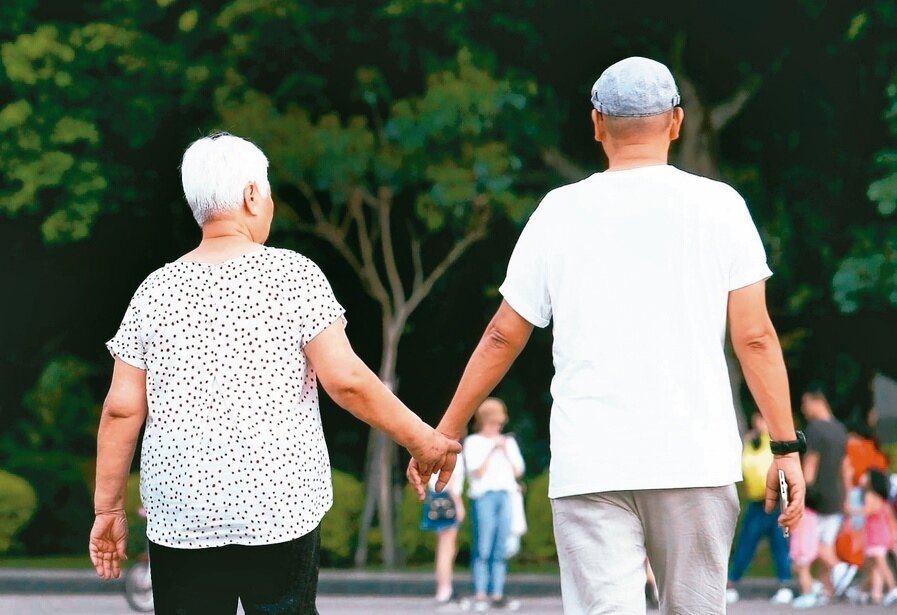 醫師公會全聯會常務理事王宏育表示,政府不願意增加醫療投資,要如何提高國人醫療品質,對經濟弱勢族群來說,更是情何以堪。本報資料照片