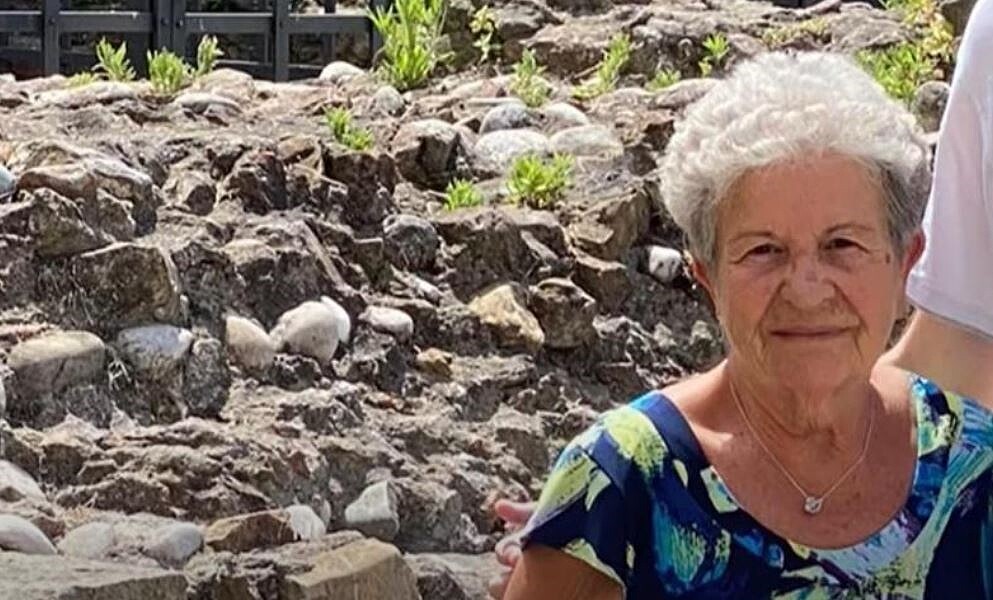 義大利89歲奶奶巴爾德莉日前在阿爾卑斯山失蹤5天,期間僅透過祈禱、喝雨水和與一隻狐狸「交朋友」,最終竟奇蹟獲救。取自YT