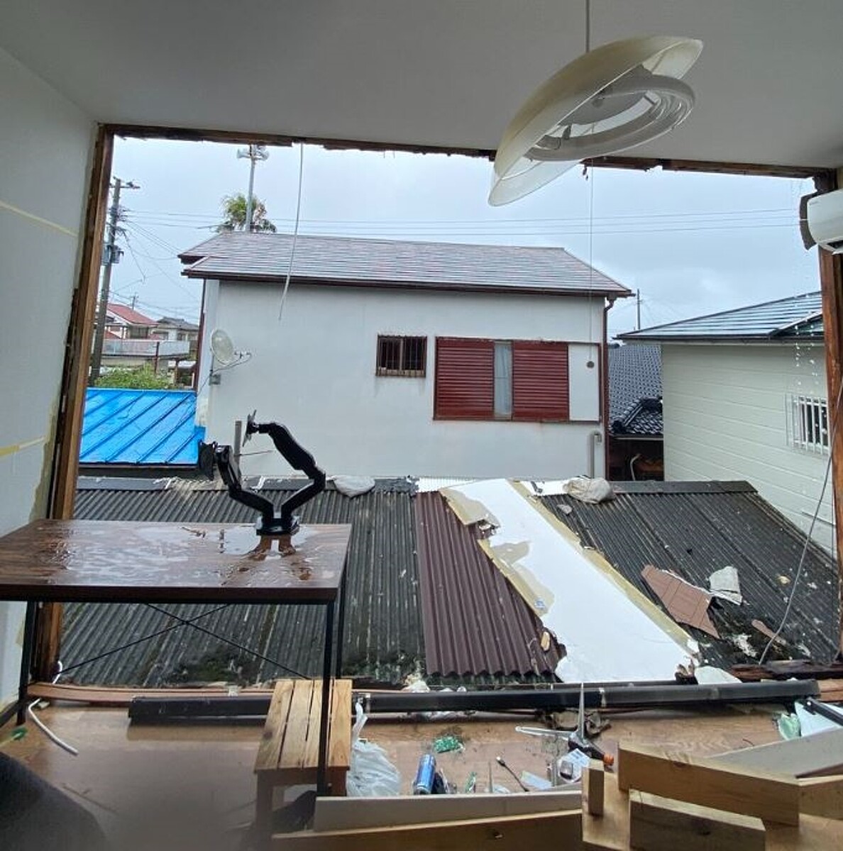 九州的民眾發布了「牆壁消失」影像。圖/翻攝自X@_ragi_5