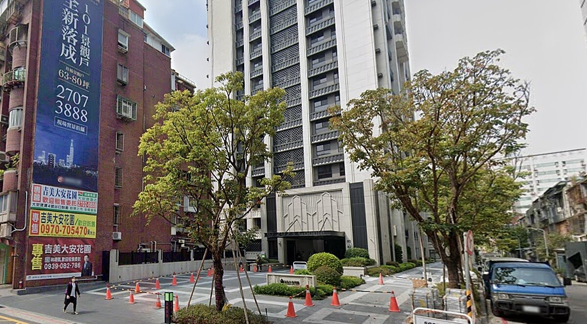 加速老屋更新 公股銀積極投入!蛋黃區產品標售底價出爐 土地銀行「都更分回宅」物件,這次標售「吉美大安花園」6戶,每戶總價約1億3,521萬元至1億5,251萬元。圖/google map