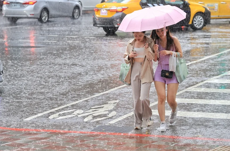 中央氣象署針對恆春半島、台東縣發布大雨特報，恐一路下到晚上。示意圖／聯合報系資料照
