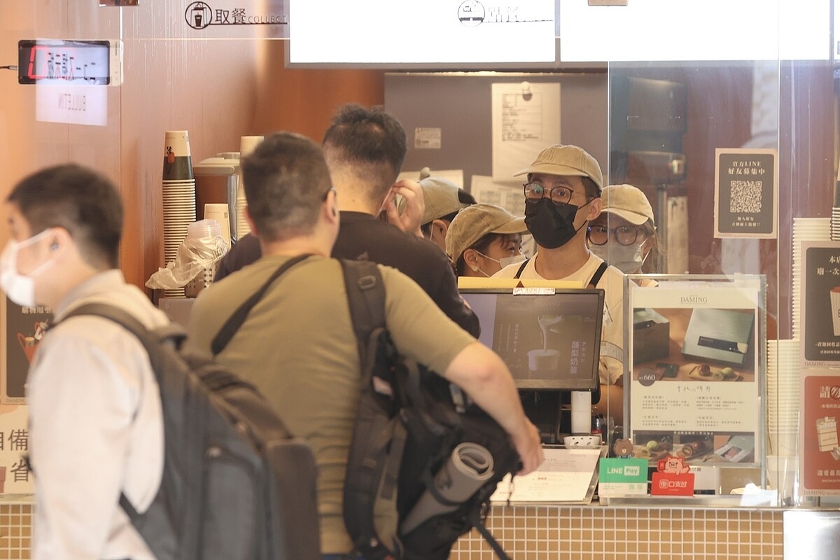 最低工資明年確定連續九年調漲,月薪為2萬8,590元,調升1,120元,調幅4.08%;時薪則調升7元,來到190元,調幅3.83%。記者林伯東/攝影