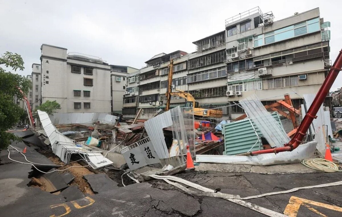 台北基泰大直坍塌案將屆周年，經公會鑑定周邊受損戶共165戶，基泰建設迄今已與64戶受損戶和解。圖／聯合報資料照片
