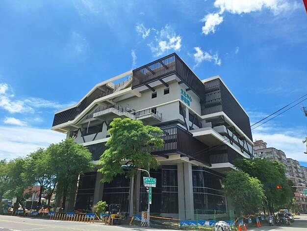 台南東區停E5立體停車場工程進度近90%。圖/台南市交通局提供