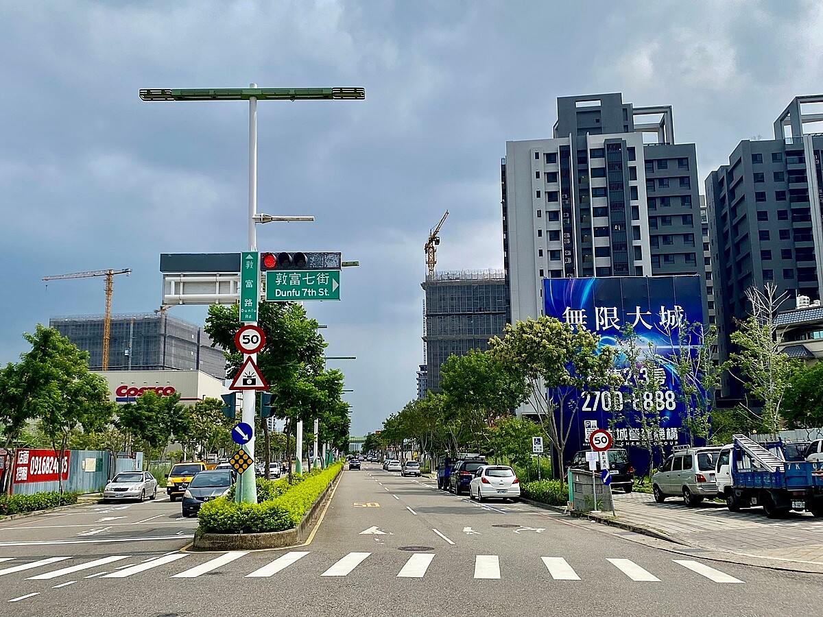 房市管控決策壓力大!楊金龍:當心危機發生 必須嚴肅看待 時尚品牌進軍台中,瞄準人潮與消費力的聚集地,北屯機捷特區的房市發展備受看好。圖/好房網News記者林和謙/攝
