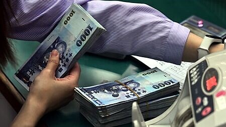 新台幣8月急升,累壽險獲利,合計前六大壽險僅賺5億元。圖∕本報資料照片