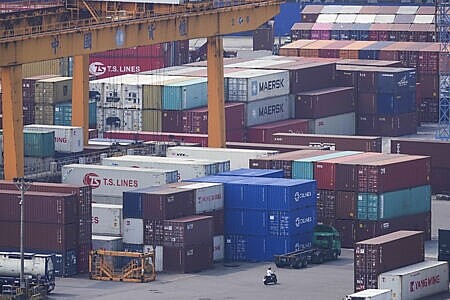 航商與業界研判,美國總統大選不論誰入主白宮,中美關稅戰、貿易戰將持續,被點名加徵關稅的產業恐掀起搶運潮。圖∕本報資料照片