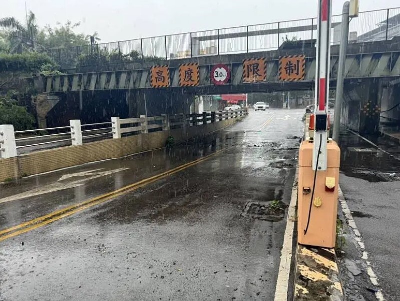 台中市南區正義街車行地下道積水消退。圖／台中市建設局提供
