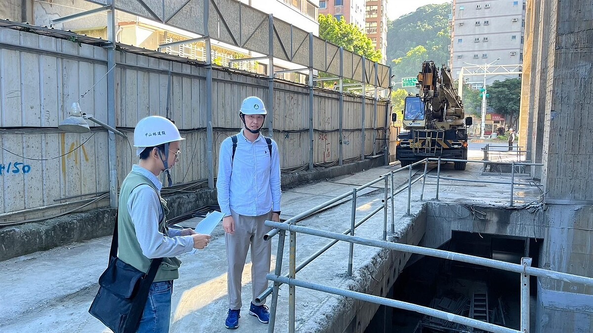 北市基泰大直案去年9月發生後，建管處當月即委託四大公會至工地檢查地下室開挖階段，截至8月31日前已檢查逾2千件，其中12件不合格以改善、1間尚在改善中。圖／台北市建管處提供