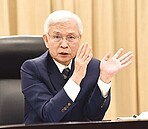 央行最新預測　今年經濟成長　調升至3.82％