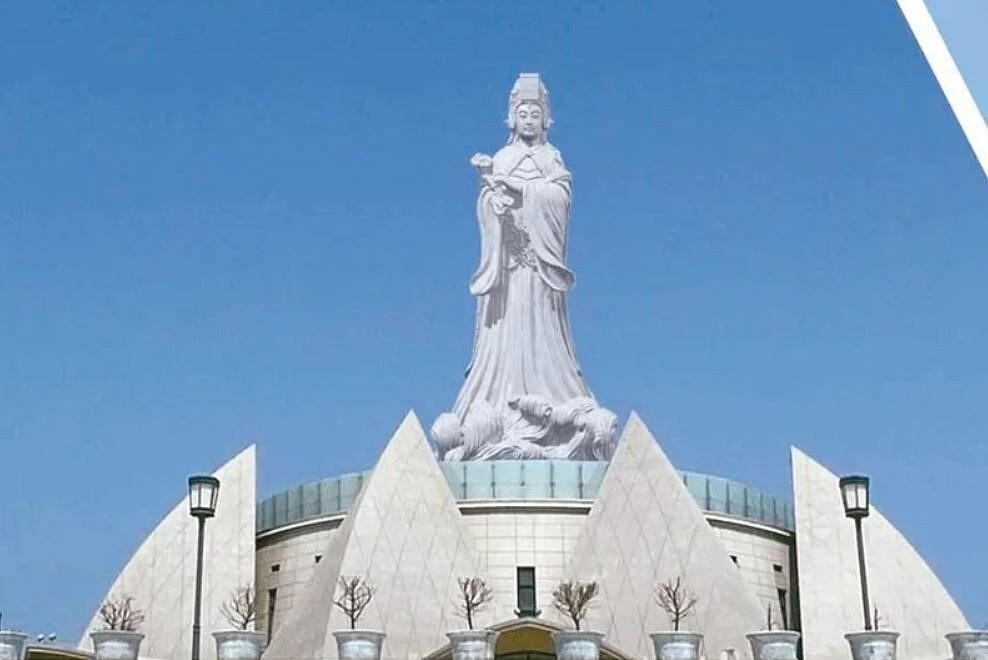 台中市大安媽祖園區基座蓋好多年，30公尺高媽祖雕像今年8月才動工，號稱將是全台最高。（模擬圖）。圖／聯合報系資料照片
