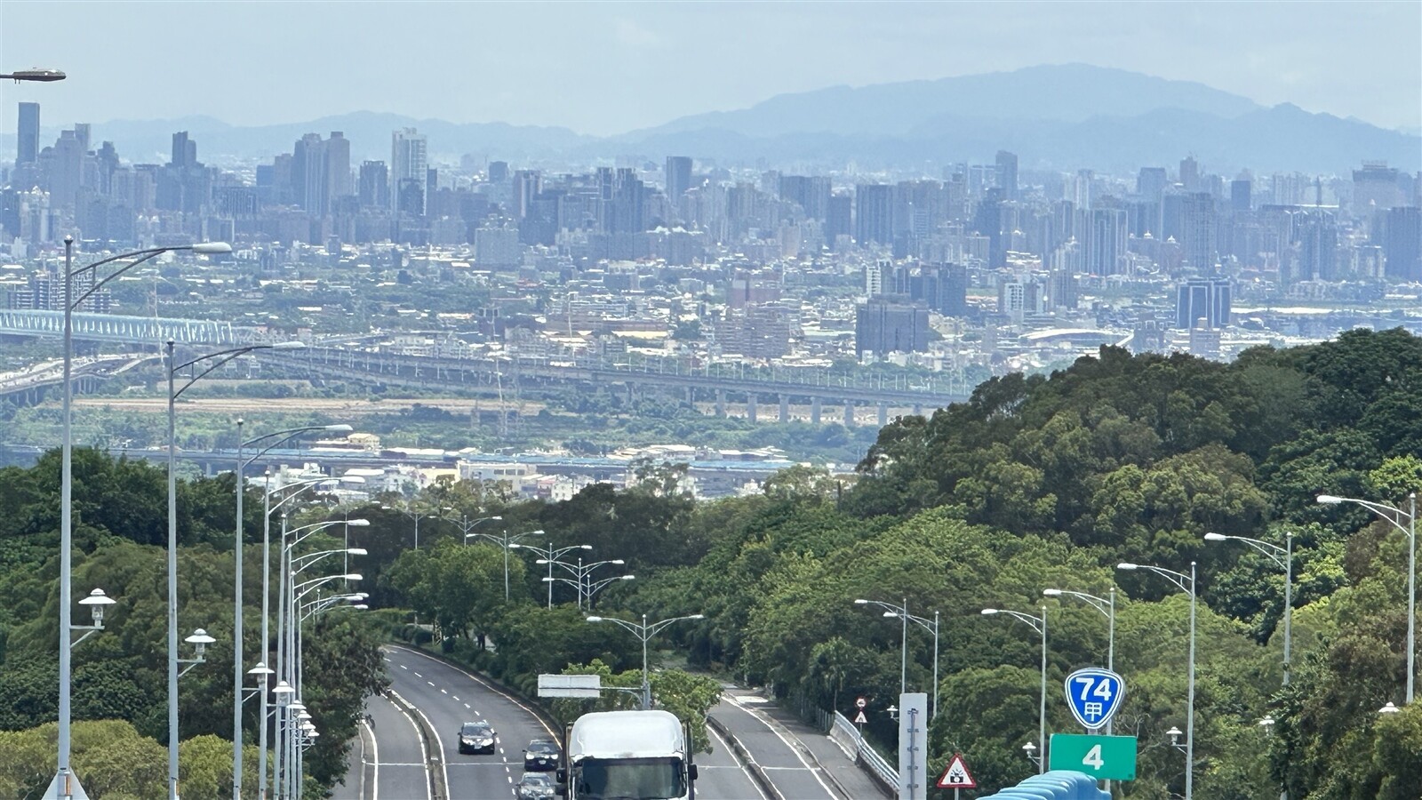 七大都會區之外，2024年4月至2024年7月各縣市核發住宅使照量，彰化縣使照量破千宅，名列前茅。記者劉明岩／攝影 