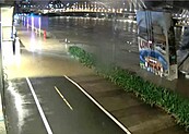 北市強降雨、災情累至49起　南港撤離邊坡保全住戶2人