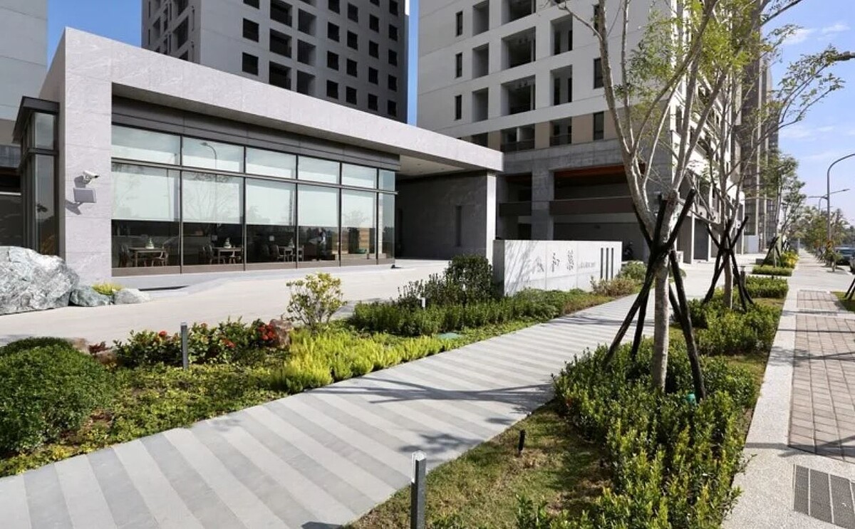 台南市鐵路照顧宅容積獎率遭質疑，都發局強調一切符合法令規定。圖／南市都發局提供
