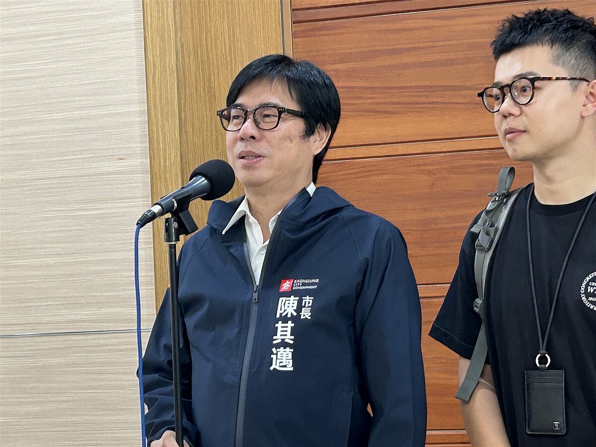 陳其邁表示各方案還是要經過專家評估，以達到減低地方衝擊，同時照顧到高雄城市交通改善或區域間交通強化，尤其「高雄方案」涉及住戶拆遷和運量衝擊，都必須要考量。記者徐白櫻／攝影 