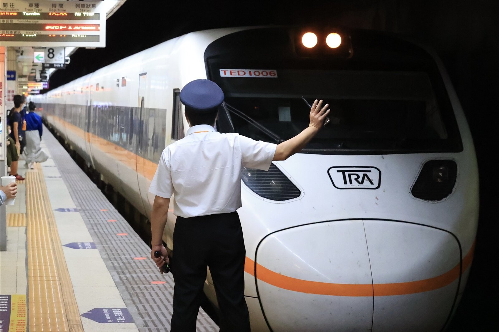 台9縣蘇花公路「崇德至和仁」路段,受中颱山陀兒外圍環流影響再發生土石流,台鐵公司宣布,為確保行車安全,今早6時55分起暫停和仁至崇德間所有列車。本圖為示意圖,非文內班次列車。聯合報系資料照片