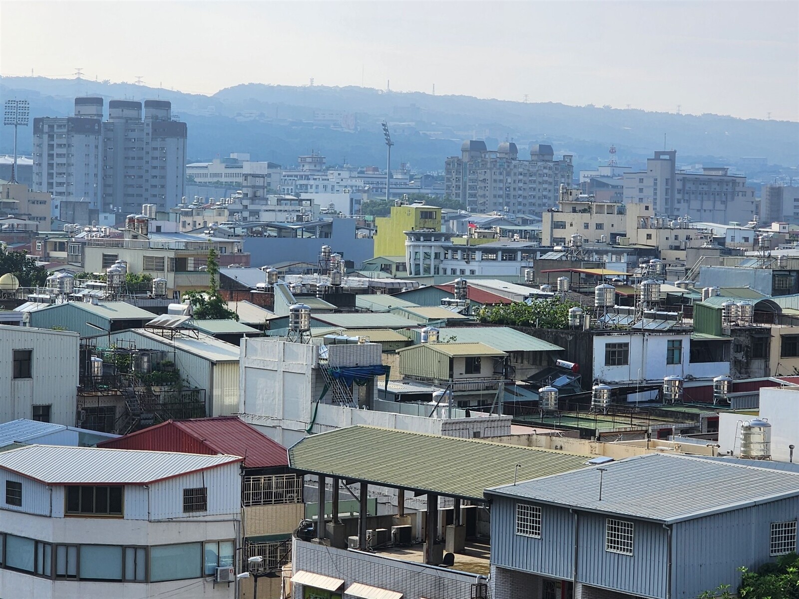 南投縣縣務會議日前通過房屋稅徵收率自治條例修正草案，今送議會臨時會審議，但提案遭退回。記者賴香珊／攝影 