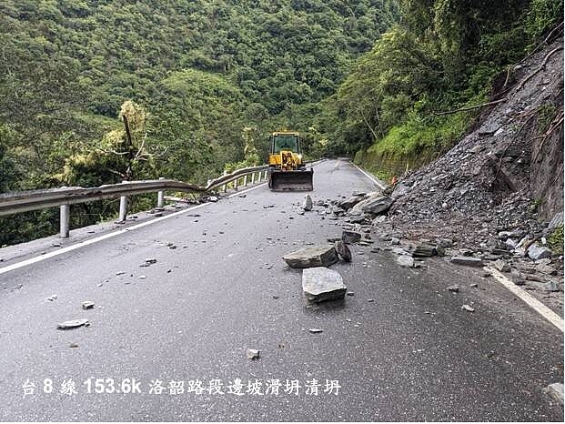 花蓮縣秀林鄉台8線關原至太魯閣口路段實施預警性封閉。圖／公路局提供