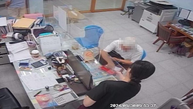 莊男擁有10幾筆土地,卻欠稅且未繳罰款共40幾萬元,遭行政執行署宜蘭分署查封土地,最近他為了賣地,默默把全部欠款都繳清了。圖/宜蘭分署提供