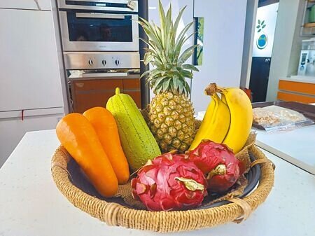 北醫大公衛學院研究發現,蔬果攝取充足的族群,比攝取不足者平均多活3.25年。(王家瑜攝)