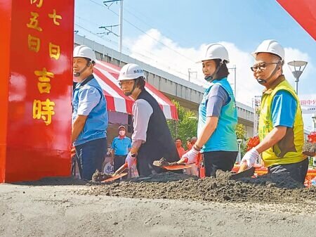 彰化縣田中鎮首座公設民營托嬰中心暨育兒親子館7日動土,預計2026年上半年完工。(葉靜美攝)
