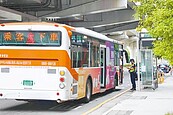 台中公車大執法　12天29件闖紅燈