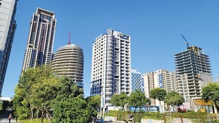 
央行火速於9日宣布，符合兩大條件的族群，一是因繼承取得房屋及房貸，二是有房族因實質換屋需求，可適用排除條款。圖∕本報資料照片
