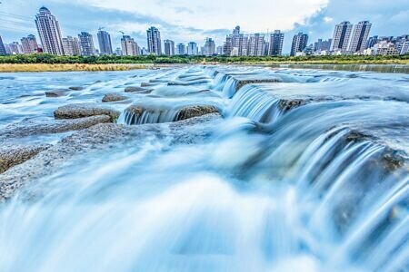 環境部規畫於2027年7月1日起納管飲用水PFAS濃度。(本報資料照片)