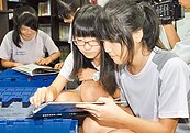 新竹縣第8座愛的書庫啟用　成功國中添新知