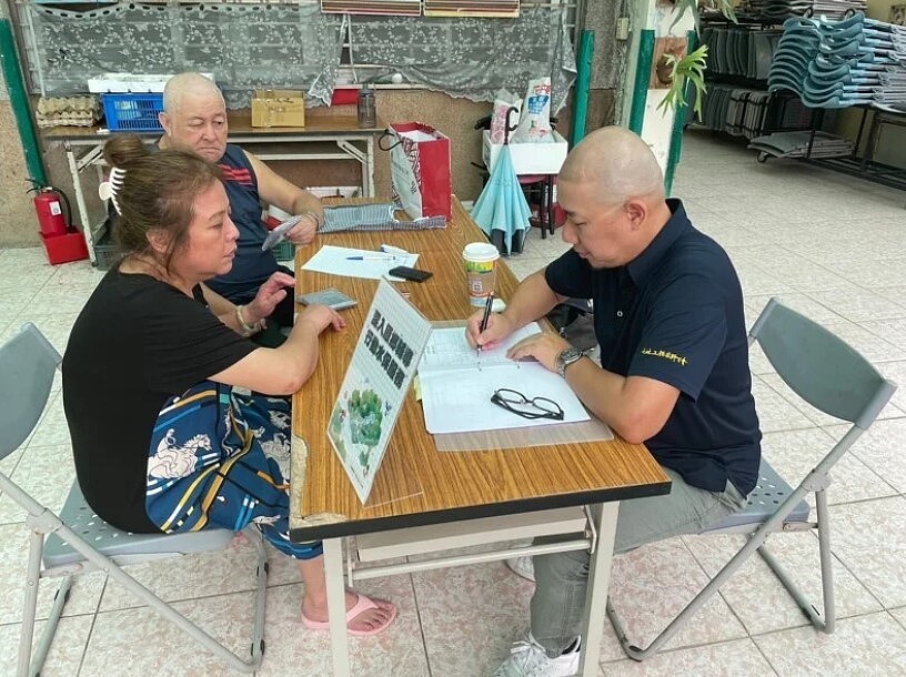 桃園市復興區山坡地多,不過民眾在開發過程中時常不清楚相關規範容易違法,桃園市水務局今年9月下旬至12月上旬,啟動桃園市復興區原鄉地區行動水保服務車,方便宣導及民眾諮詢。圖/桃園市水務局提供