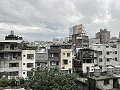 「路沖＋這層」血光災又破財？媽媽看房狂挑毛病　兒子一招反制：快被逼瘋