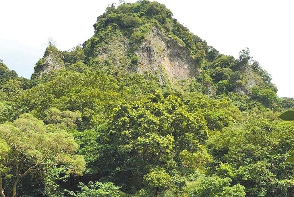 新北市汐止區八連里車坪寮、白雲里康誥坑及五股區觀音里觀音山被列為特定水土保持區,因近3年無重大土砂災害發生,農業局擬定廢止計畫,已由農業部核准公告廢止在案。圖/新北市農業局提供