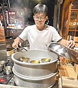 中藥行轉型求生　開食補店留客