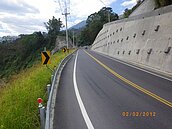 新中橫崩塌現裸坡　急搶修