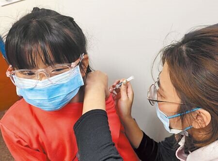 台中市獲配疾管署增購公費流感疫苗1萬2380劑,2月20日起提供11類公費對象接種。(本報資料照片)