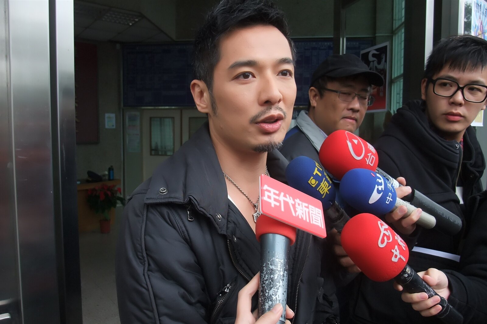 藝人成潤捲入吸金詐騙案，檢方指控他犯銀行法非法經營銀行業務罪，一審遭處5年徒刑，台灣高等法院昨改判他4年6月刑。圖／聯合報系資料照 