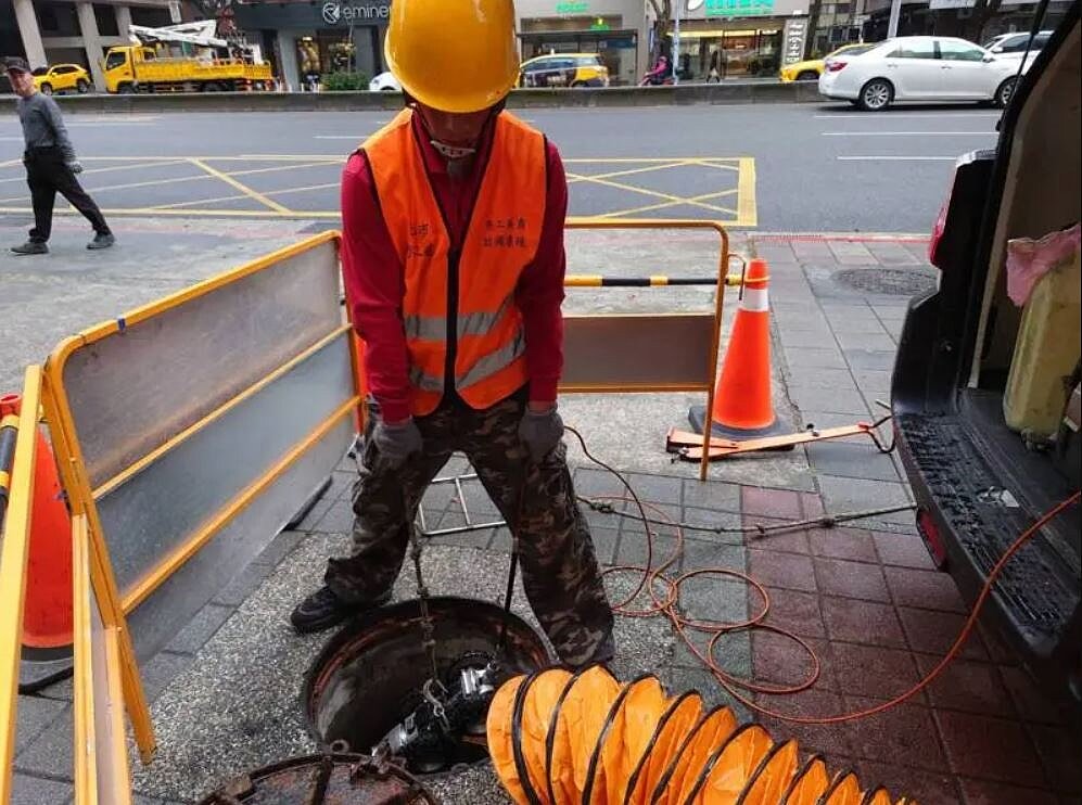 世界棒球經典賽資格賽21日開打，北市確保台北大巨蛋周遭的汙水管渠運作順暢。圖／市府衛工處提供
